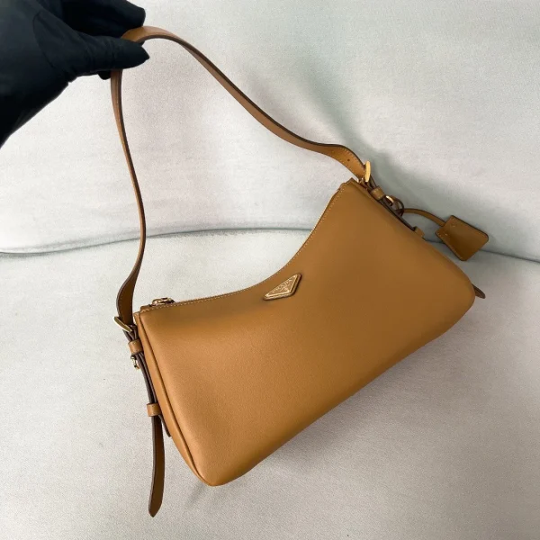 Sac porté épaule Prada format moyen Aimée | coloris marron — réplique