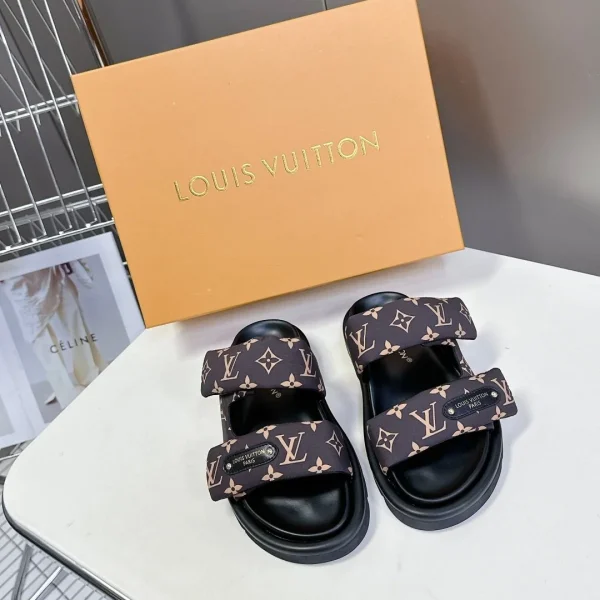 Sandales Louis Vuitton coloris noir coloris marron à motif tissu – pour femme — réplique