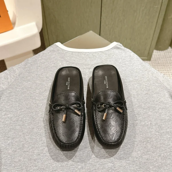 Mules Louis Vuitton coloris noir cuir – pour femme — réplique
