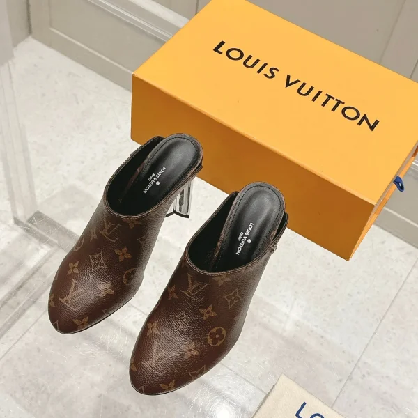 Mules Louis Vuitton coloris marron cuir – pour femme — réplique