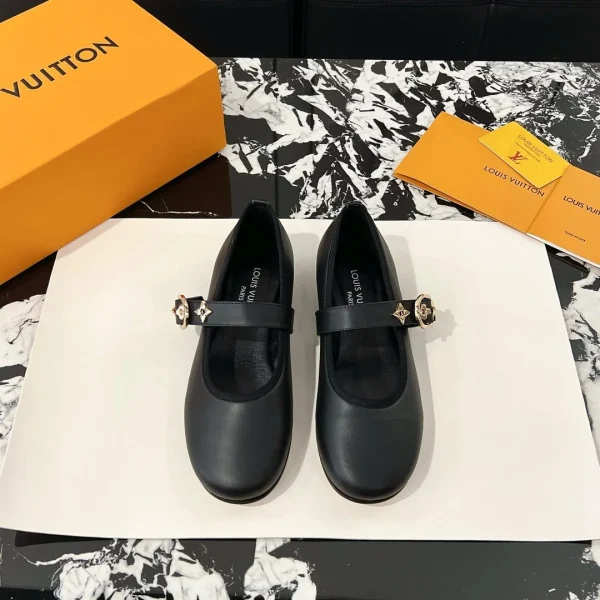 Ballerines Louis Vuitton coloris noir cuir Mary Jane – pour femme — réplique