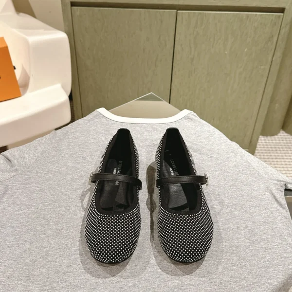 Modèle Louis Vuitton coloris noir pois pois tissu Mary Janes – pour femme — réplique
