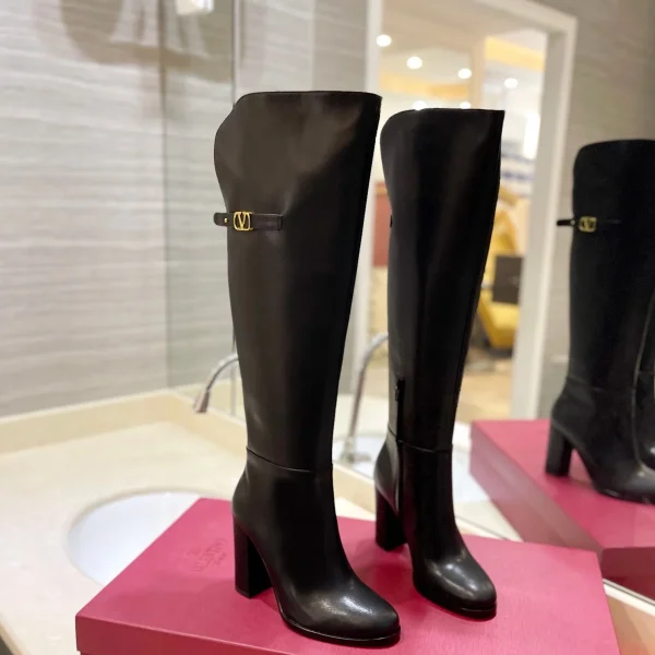 Bottes Valentino coloris noir cuir à talon haut – pour femme — réplique