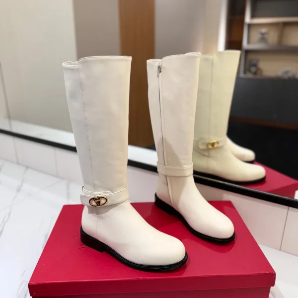 Bottes Valentino coloris blanc cuir hautes au genou – pour femme — réplique