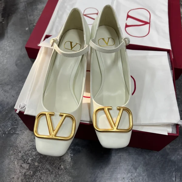 Chaussures à talon Valentino coloris blanc cuir – pour femme — réplique