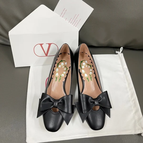 Ballerines Valentino coloris noir cuir détail nœud – pour femme — réplique