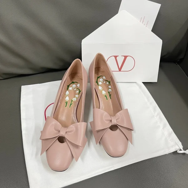 Ballerines Valentino coloris rose cuir détail nœud – pour femme — réplique
