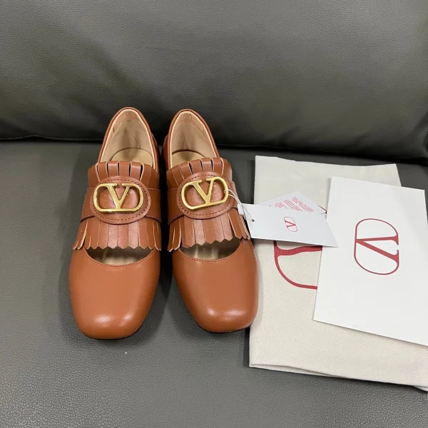 Mocassins Valentino coloris marron cuir – pour femme — réplique