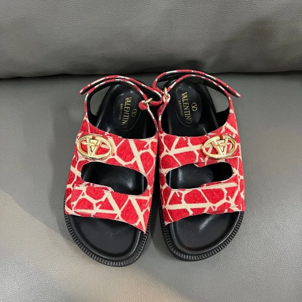 Sandales Valentino coloris rouge à motif tissu – pour femme — réplique