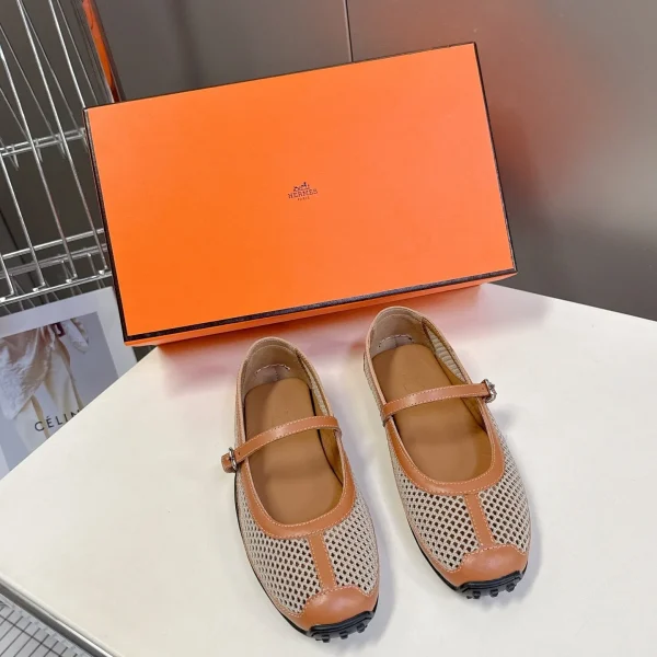 Ballerines Hermès coloris beige cuir résille Mary Jane – pour femme — réplique