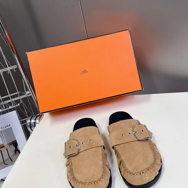 Mules Hermès coloris beige daim boucle – pour femme — réplique