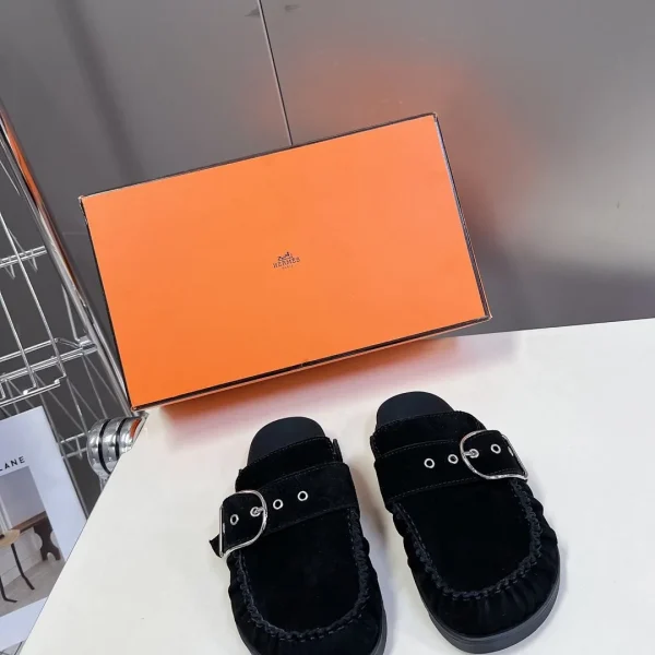 Mules Hermès coloris noir daim boucle – pour femme — réplique