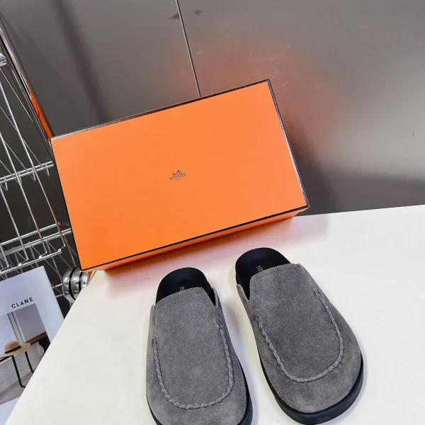 Mocassins Hermès coloris gris daim à enfiler-sur – pour femme — réplique