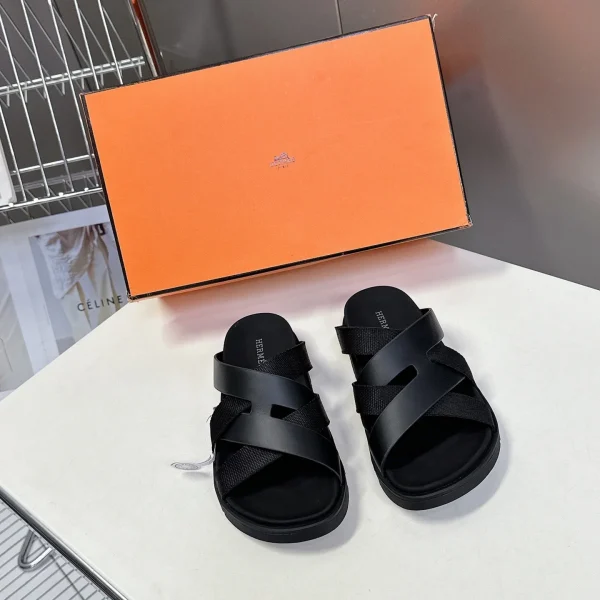 Sandales Hermès coloris noir cuir et tissu – pour femme — réplique