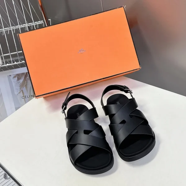Sandales Hermès coloris noir cuir à brides – pour femme — réplique