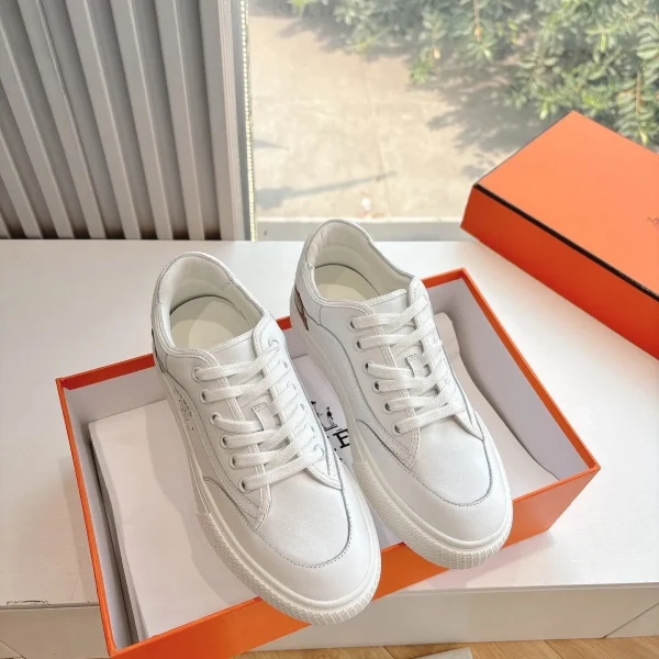 Baskets Hermès coloris blanc cuir – pour femme — réplique