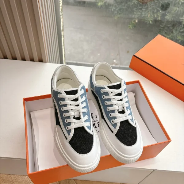 Baskets Hermès coloris noir coloris bleu toile et cuir – pour femme — réplique