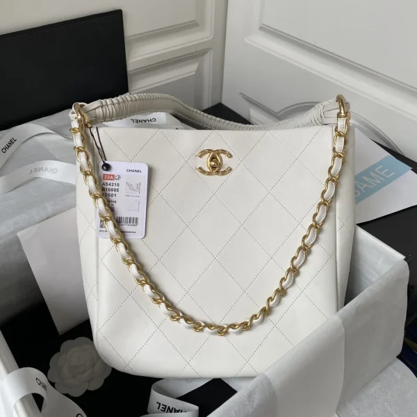 Sac Chanel cuir de veau Hobo coloris blanc/coloris noir — réplique