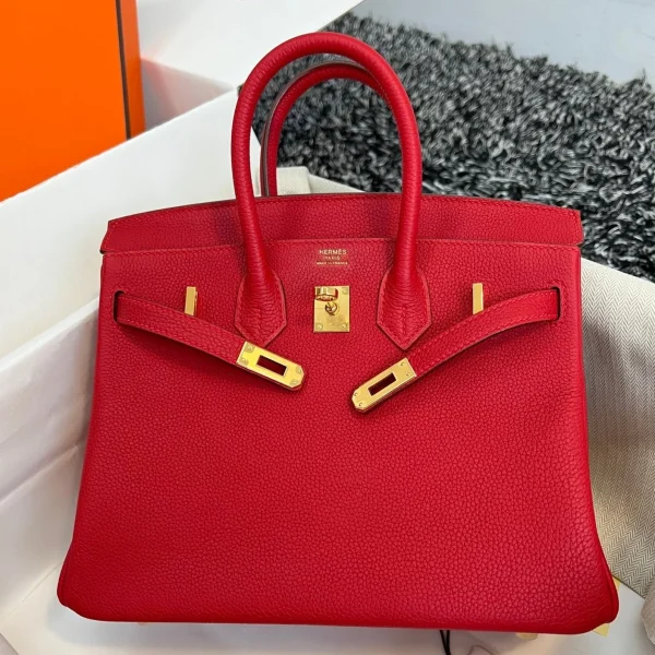 Modèle HN 25 CM coloris rouge TOGO cuir finitions dorées — réplique