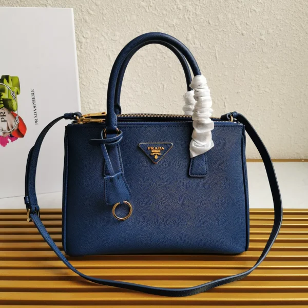 Modèle format moyen GALLERIA 28 coloris bleu SAFFIANO cuir — réplique