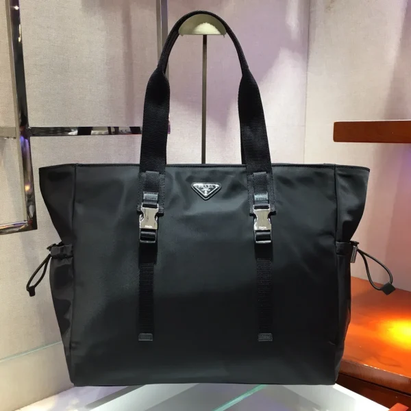 Cabas 40 en coloris noir NYLON tissu — réplique