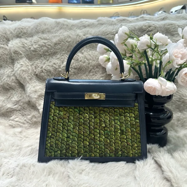 Modèle Hermès Kelly 25 cm deux-teinte finitions dorées — réplique