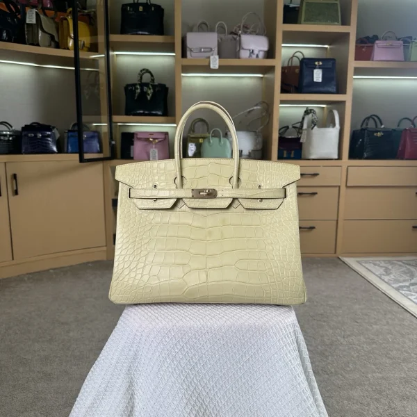Modèle Hermès Birkin 35 cm effet crocodile finitions dorées — réplique