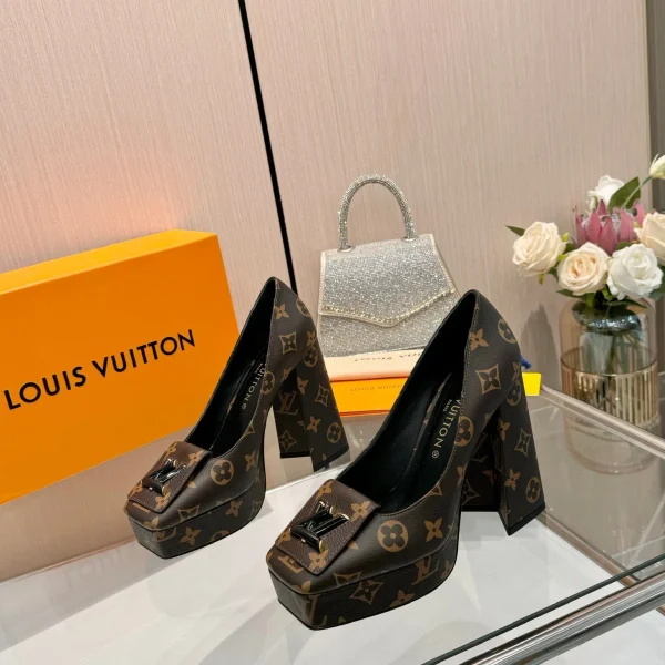 Chaussures à talon Louis Vuitton coloris marron cuir plateforme – pour femme — réplique