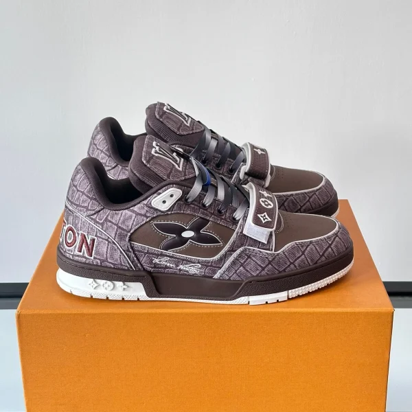 Baskets Louis Vuitton coloris marron textile – pour homme — réplique
