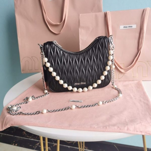 Miu Miu Matelassé Pearl noir — réplique