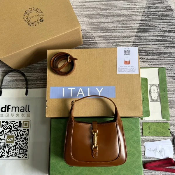 Sac porté épaule GG JACKIE mini 19 en cannelle coloris marron cuir de veau — réplique