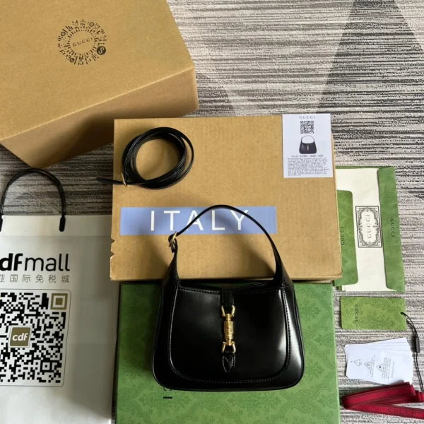 Sac porté épaule GG JACKIE mini 19 en coloris noir cuir de veau — réplique