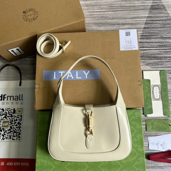 Sac porté épaule GG JACKIE petit format 28 en coloris blanc cuir de veau — réplique