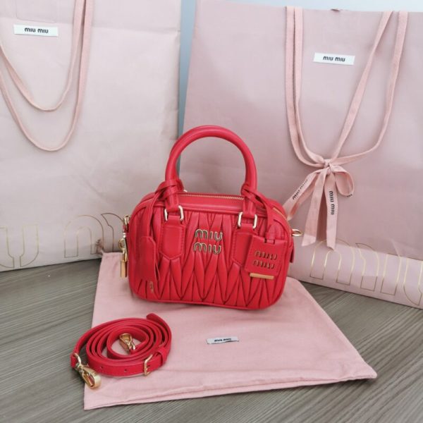 Miu Miu Arcadie petit format rouge — réplique