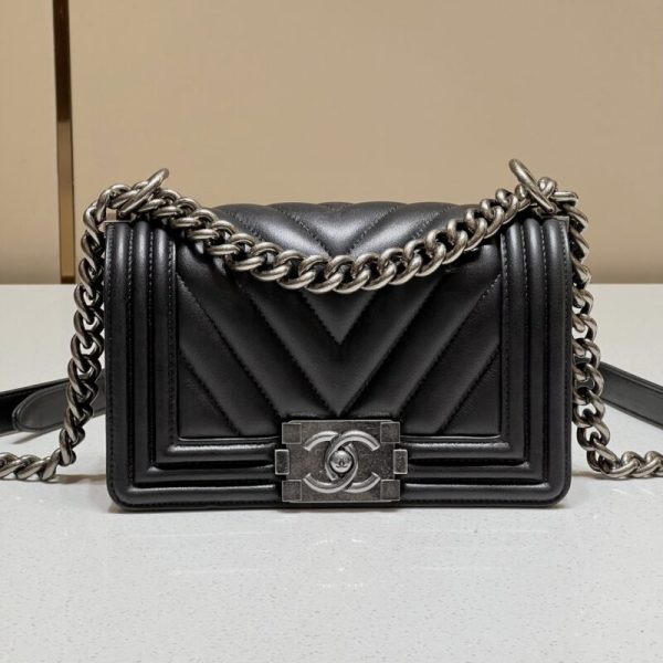 CHANEL Le Boy V noir — réplique