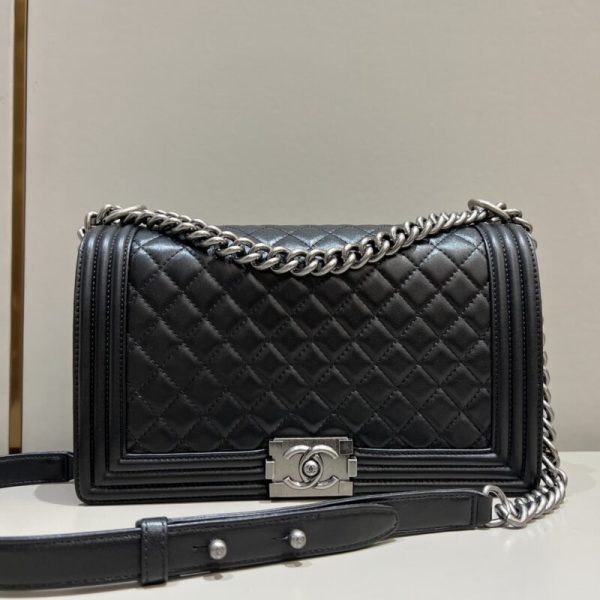 CHANEL Le Boy grand format noir argenté — réplique