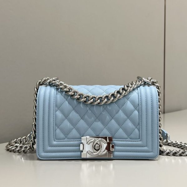 CHANEL Le Boy bleu clair — réplique