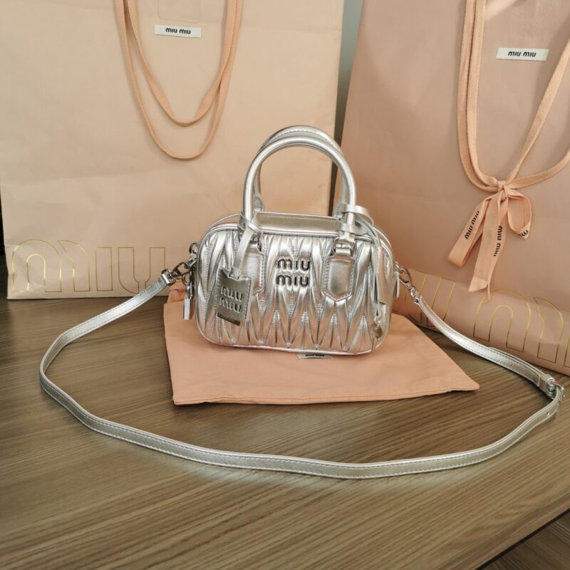 Miu Miu Arcadie petit format argenté — réplique