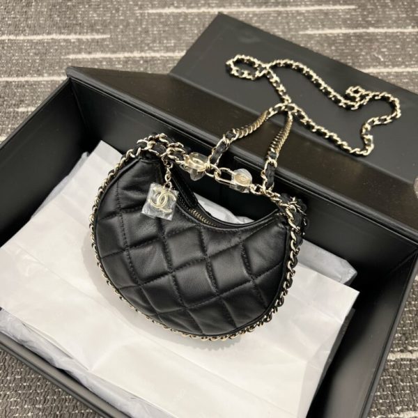 CHANEL 23P Crescent sac — réplique