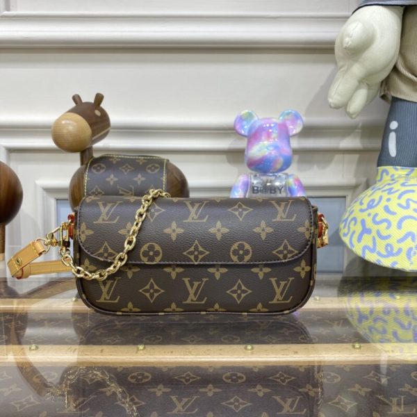 Louis Vuitton portefeuille On Chain Ivy marron — réplique