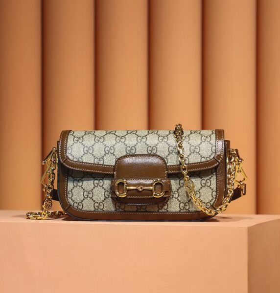 Gucci 𝐇𝐨𝐫𝐬𝐞𝐛𝐢𝐭 𝟏𝟗𝟓𝟓 Baguette sac — réplique