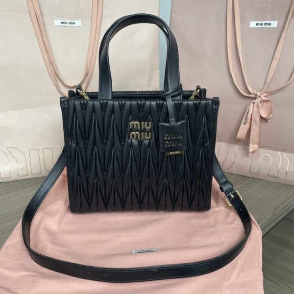 Miu Miu Matelassé cabas noir — réplique