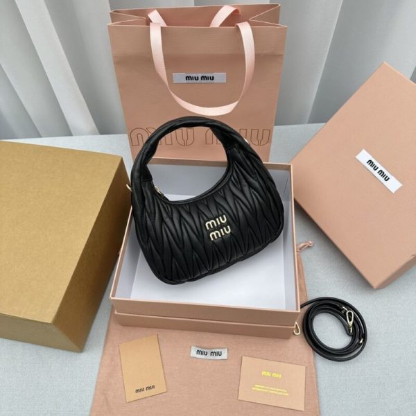 Miu Miu Wander noir — réplique