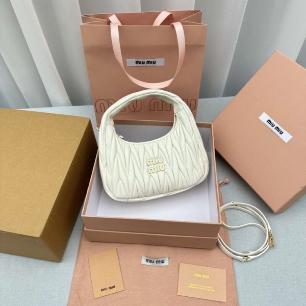 Miu Miu Wander blanc — réplique