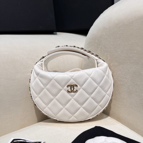 CHANEL 23c pochette blanc — réplique