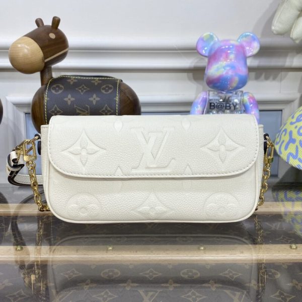 Louis Vuitton portefeuille On Chain Ivy Full blanc — réplique