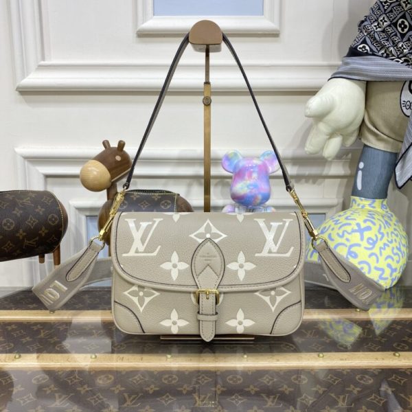 Louis Vuitton Nano Diane Satchel Beige — réplique
