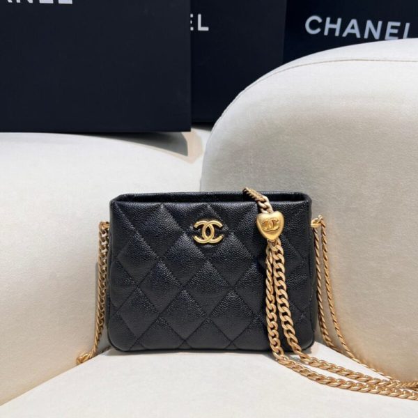 CHANEL 23c Hobo Love — réplique