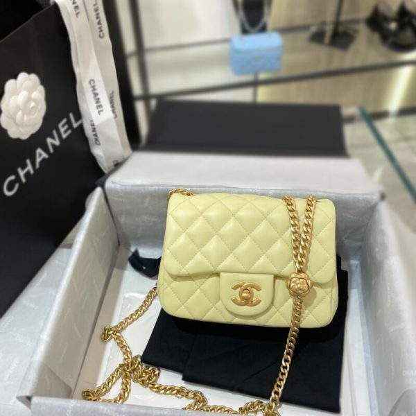 CHANEL 23S Camellia Square jaune — réplique