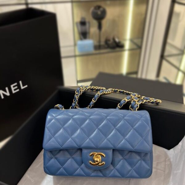 CHANEL Classic Flap 20cm bleu — réplique